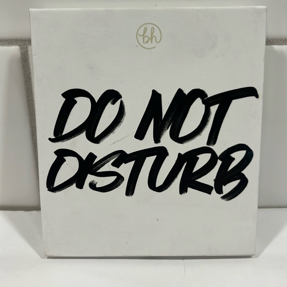 bh cosmetics eyeshadow palette Do Not Disturbed